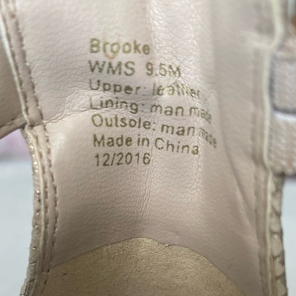 Gold and Beige KENNETH COLE sandals size 9.5 - Picture 4 of 6